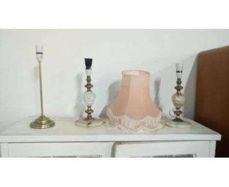 1 PAIR OF VINTAGE ONYX TABLE LAMPS & 1 OTHER