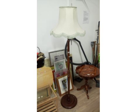 STANDARD LAMP