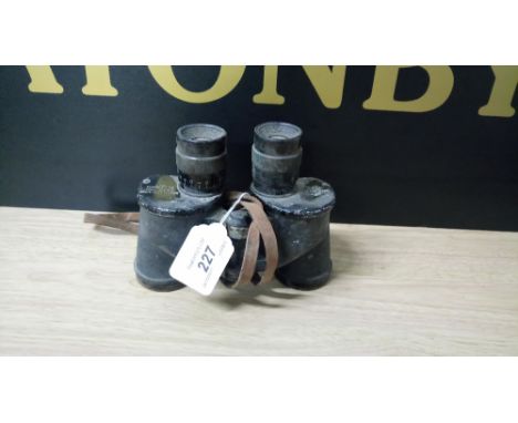ARMY BINOCULARS 1944 - CANADA