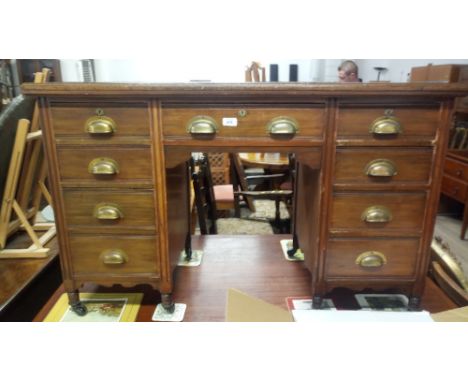 VINTAGE KNEEHOLE DESK