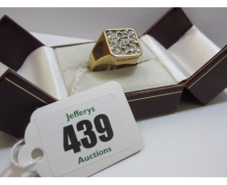 GOLD SIGNET RING, 9ct gold signet ring of square form 7.6 grams 