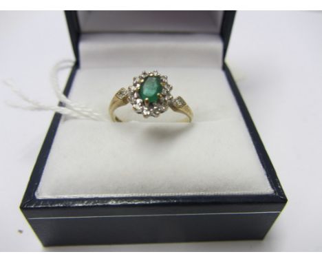 EMERALD RING, 9ct yellow gold ring, set an emerald cluster, size J