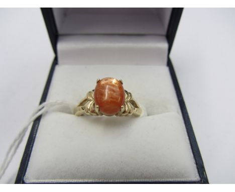 SUNSTONE RING, oval sunstone ring on 9ct yellow gold mount, size N