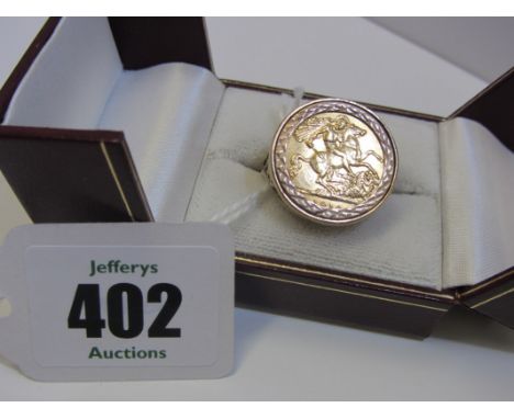 HALF SOVEREIGN RING, 1914 half sovereign ring in a 9ct gold mount, 8.3 grams, ring size R, 