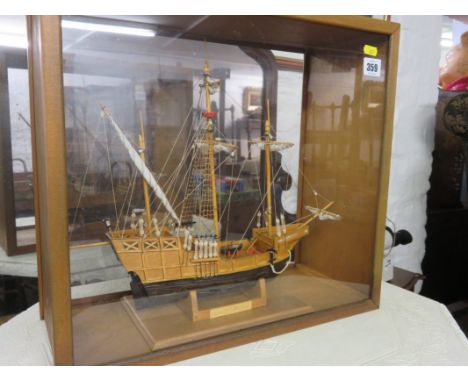 SCALE MODEL SHIP, cabinet cased display "Santa Maria", 15" height