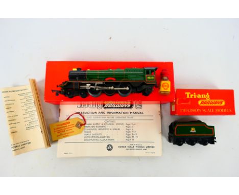 Tri-ang - A boxed OO gauge 4-6-2 Princess Class steam locomotive Princess Elizabeth # R53 and tender # R31. It appears in Ver