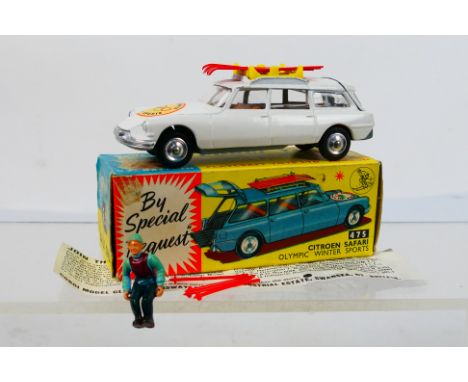 Corgi Toys - A boxed Corgi Toys #475 Citroen Safari Olympic Winter Sports. The model in white, with pale green and brown inte