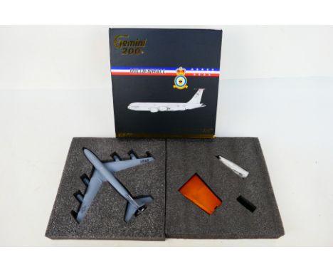 Gemini Jets - Gemini 200 - A boxed diecast 1:200 scale Gemini 200 G2AFO420 USAF Boeing KC-135R Mildenhall AFB. The model appe