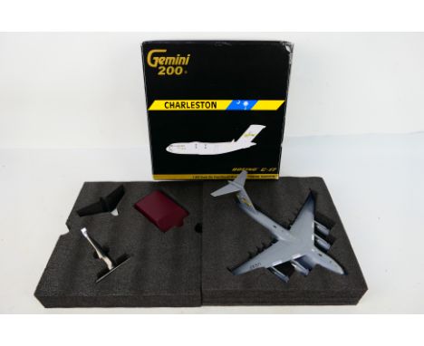 Gemini Jets - Gemini 200 - A boxed diecast 1:200 scale Gemini 200 G2AFO179 USAF Boeing C-17 Globemaster III Charleston AFB. T