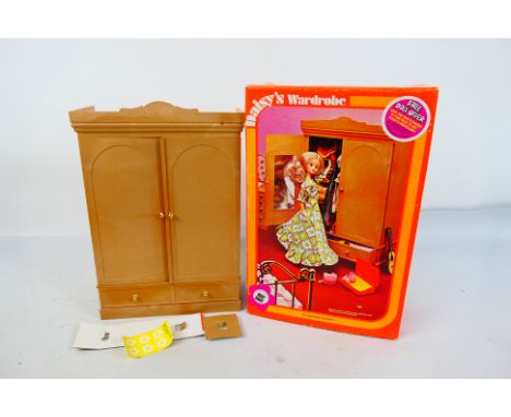 Flair Toys - Daisy - Mary Quant - Unsold shop stock - A boxed Daisy's Wardrobe. The item appears Mint in a Very Good box with