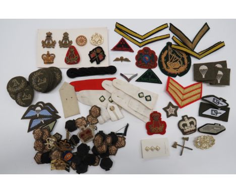 Selection of Trade and Rank Badgestrade include 10 x embroidery Parachutist (light bulb) ... 16 x embroidery A within a wreat