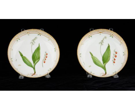 Royal Copenhagen, Denmark. Pair of Flora Danica botanical porcelain vegetable bowls, shape number 20 3503. Both bowls depict 