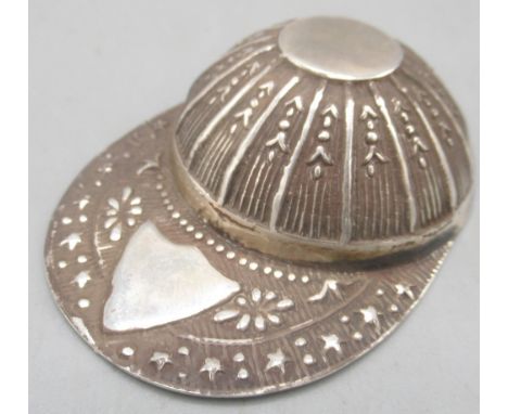 20th century silver Jockey cap caddy spoon, vacant cartouche on the peak, stamped 925Shipping £28.00 plus vat (UK Only)