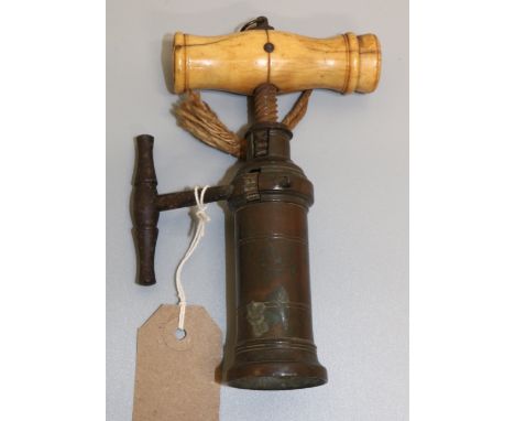 Thomason type brass barrel king screw mechanical corkscrew with bone handle, A/F, H17.5cmShipping £28.00 plus vat (UK Only)