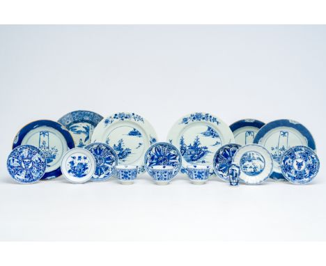 A varied collection of Chinese blue and white porcelain, Kangxi and laterDia.: 23,1 - 20,1 cm (the largest and the smallest p