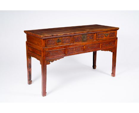 A Chinese wood wall console with 'Bajixiang' design, 19th/20th C.H 84 - L 119,5 - D 42 cm