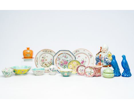 A varied collection of Chinese famille rose, qianjiang cai and monochrome porcelain, Qianlong and laterDia.: 23,5 cm (the pla