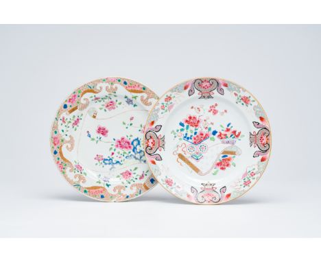 Two Chinese famille rose 'scroll' dishes, Yongzheng/QianlongDia.: 29 - 28,5 cm