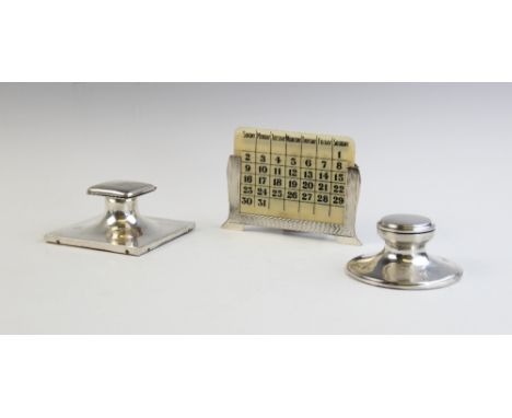 A silver mounted adjustable desk calendar by Deakin &amp; Francis Ltd, Birmingham 1923, 12.5cm wide, together with a square s