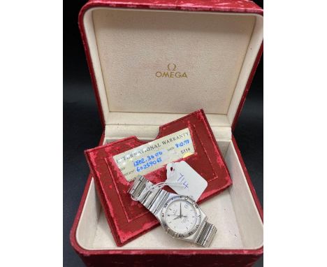 A GENTS OMEGA CONSTELLATION CHRONOMETER AUTOMATIC WRIST WATCH WITH SECONDS SWEEP AND DATE APERTURE IN OMEGA BOX  