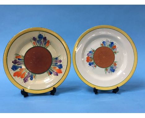 Two pottery Clarice Cliff 'Bizarre' crocus pattern plates, 26cm diameter