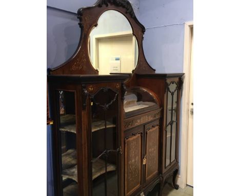 An Edwardian mahogany 'Sheraton' design mirror back display cabinet, 153cm wide