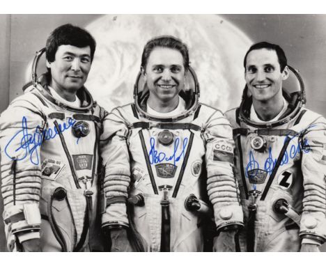 COSMONAUTS: Selection of multiple signed photographs of various sizes, 8 x 10, 8 x 6 etc., by various international cosmonaut