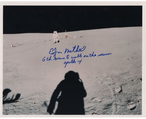 MOONWALKERS: Small selection of signed colour 8 x 10 photographs, some smaller (2), a signed envelope etc., by various astron