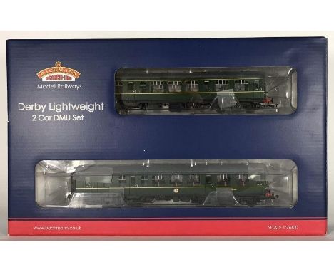 A Bachmann 32-516A Derby Lightweight Two Car DMU BR Green with Speed Whiskers, (boxed and mint) 