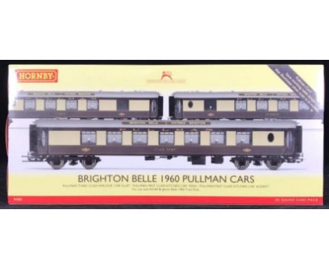 Hornby 'OO' Brighton Belle 1960 Pullman Cars (pack of three) R4582, First Class Kitchen "Vera,' R4582 First Class Kitchen 'Au