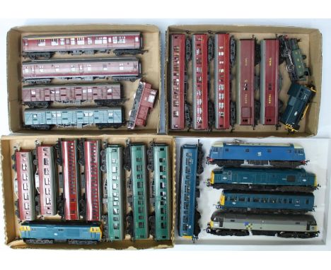 A Hornby 0-4-0 BR shunter, and GWR 0-4-0 engine, together with 17x various carriages and coaches and five various Tri-ang / H
