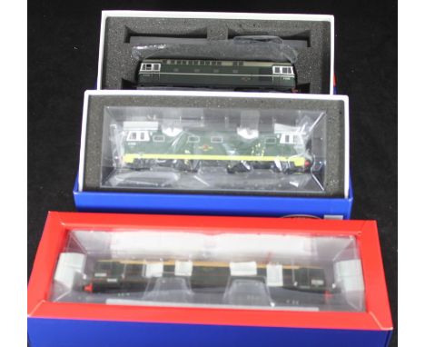 Three Heljan diesel locomotives comprising, Class 33 item 33631 D6526 B.R, Green (weathered), Class 35 item 3515 Hymek D7006 