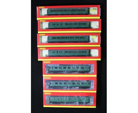 Seven Hornby British Rail (6x Southern Region) coaches comprising  R 4125C 'S5515S' Composite Coach, 2x R 4124C 'S3569S' Brak