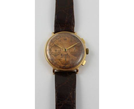 Tavannes; a vintage gentlemen's 18ct gold manual-wind chronograph wristwatch with down-turned lugs, width 3.7cm. CONDITION RE
