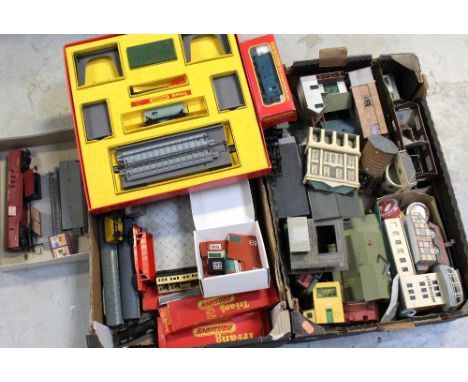 A boxed Tri-ang R.135 Operating Ore wagon set, a boxed R119 Operating T.C. Mail Coach set, other OO gauge models etc, and a q
