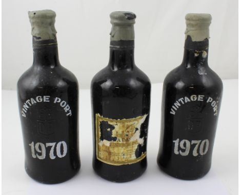 Three bottles of Quintas Das Carvalhas 1970 vintage port (3). CONDITION REPORT Please note that this lot is not suitable for 