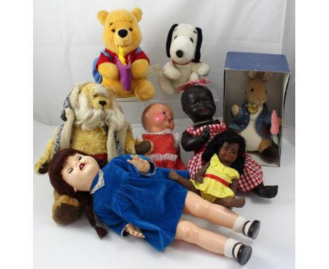 A small collection of dolls and teddy bears to include a Frederick Warn Peter Rabbit limited collectors' edition soft toy in 