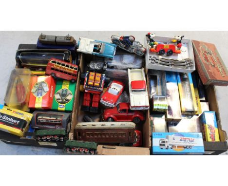 A good collection of boxed and unboxed diecast vehicles to include a Tri-ang Minic Toys Routemaster bus, a Japanese tin-plate