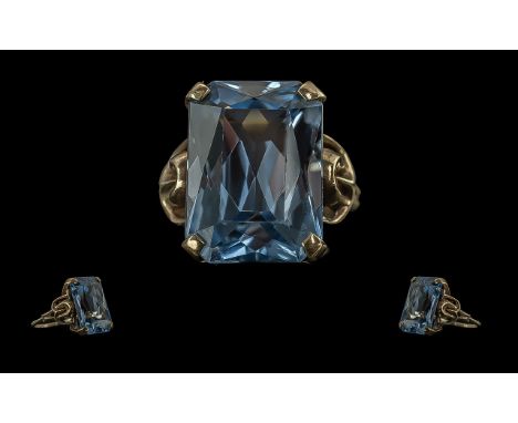 Ladies - Pleasing Quality 10ct Gold Single Stone Aquamarine Set Ring of Very Good Colour, Est Weight 8.00 cts, Marked 10ct to