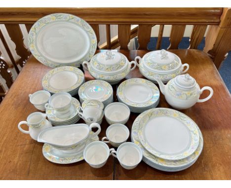Royal Worcester 'Summerfield' Dinner/Tea Service, comprising tea pot, milk jug, sugar bowl, seven teacups, six saucers, 12 si