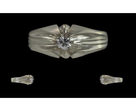 18ct White Gold Pleasing Single Stone Diamond Set Ring, Excellent Setting. Not Marked but Tests High Ct Gold. The Brilliant C