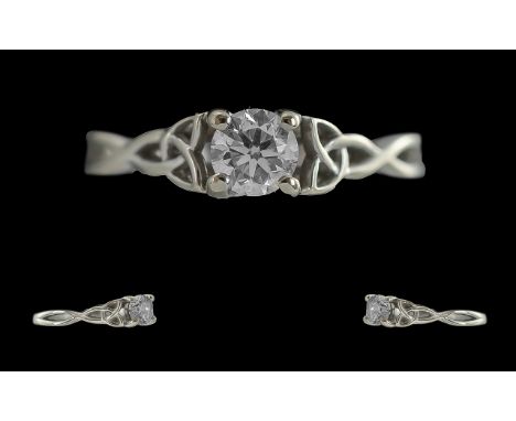 Ladies 18ct White Gold Celtic Love Knott Single Stone Diamond Set Ring - Marked 18ct To Interior Of Shank. Colour Grade 'D' T
