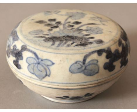 A CHINESE KANGXI PERIOD BLUE &amp; WHITE SHIPWRECK PORCELAIN BOX &amp; COVER, circa 1700, the cover painted with herons above