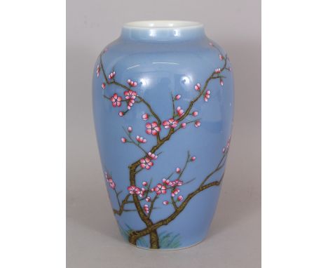 A GOOD QUALITY CHINESE FAMILLE ROSE PORCELAIN VASE, decorated with branches of plum blossom in vivid enamelling reserved on a