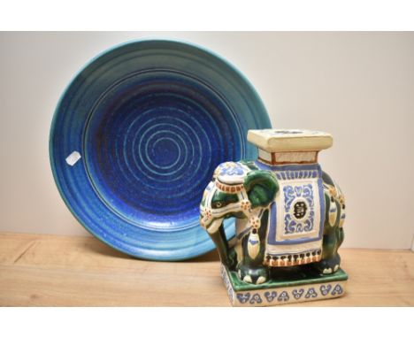 A studio pottery charger, in blue swirled colour way, by John Fraser, Corner cottage, Sewing shields farm, Haydon bridge, Nor