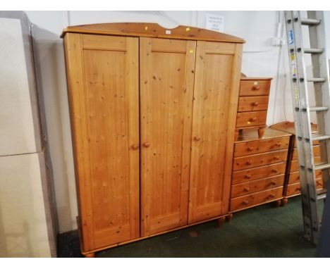 Pine 3 door wardrobe 