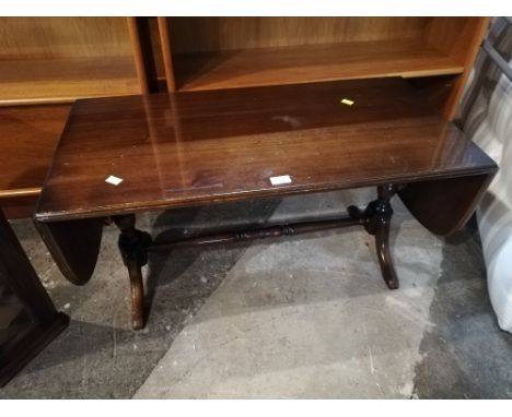 Laminated mahogany sofa table 