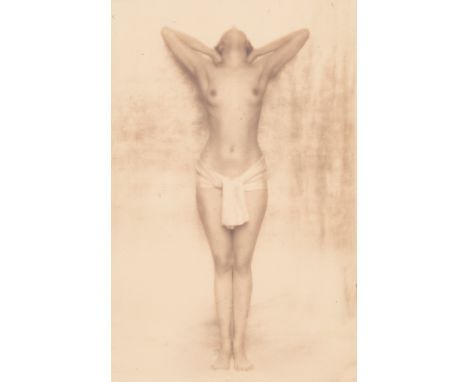 Bucovich, Mario von -- Female nude. Circa 1925. Vintage toned matte gelatin silver print. 20,5 x 13,5 cm. Mounted to board (a