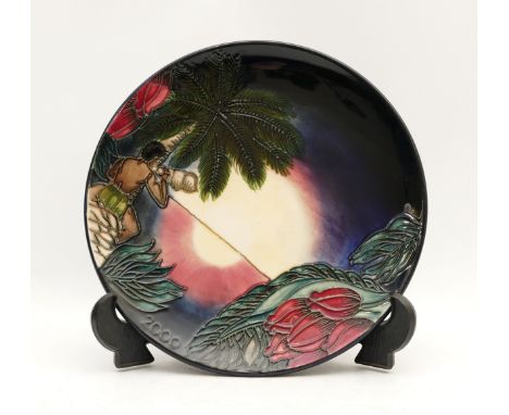 A Moorcroft plate, in the pattern, 'Birth of Light', limited edition 273/2000, dated 1998, diameter of 23cm. Condition: First