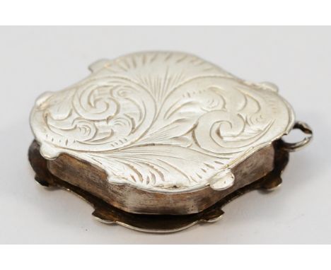 A Victorian cartouche shaped vinaigrette, by Francis Clarke, Birmingham 1845, 2.5 x 2cm, 6gmGrill hinge is not tight, grill w